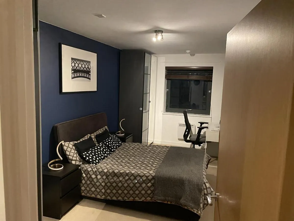 Apartment In Bow, East London