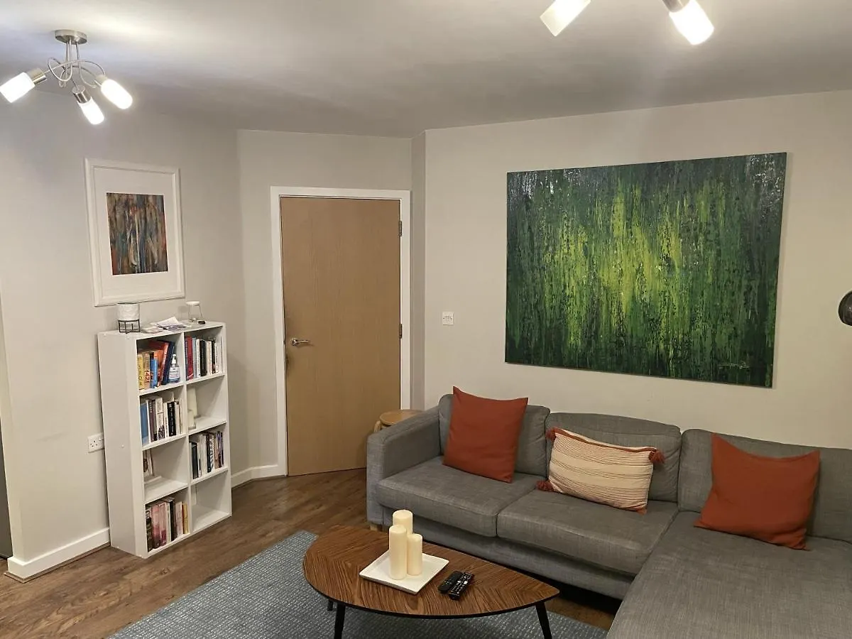 Apartment In Bow, East London